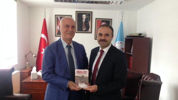 Bakanlığımız eski çalışanı, yazar ve aynı zamanda İngiltere Türk Öğretmenler Derneği Başkanı Mansur IŞIKBOL Müşavirliğimizi ziyaret etti.