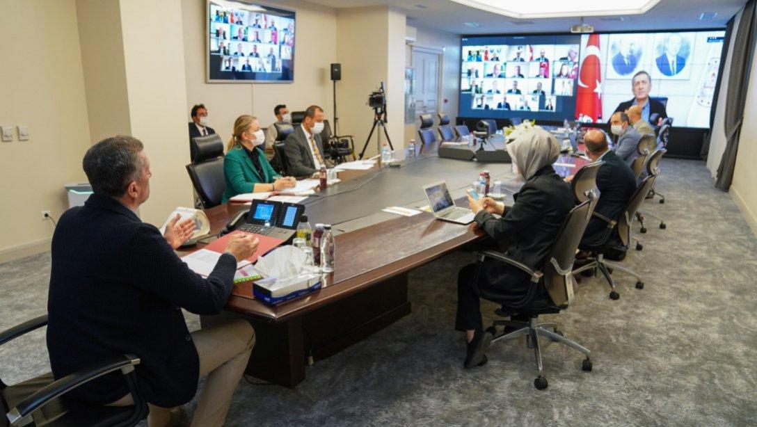 Sayın Bakanımız Ziya Selçuk, Yurt Dışı Temsilcileriyle Video Konferans Yöntemiyle Görüştü